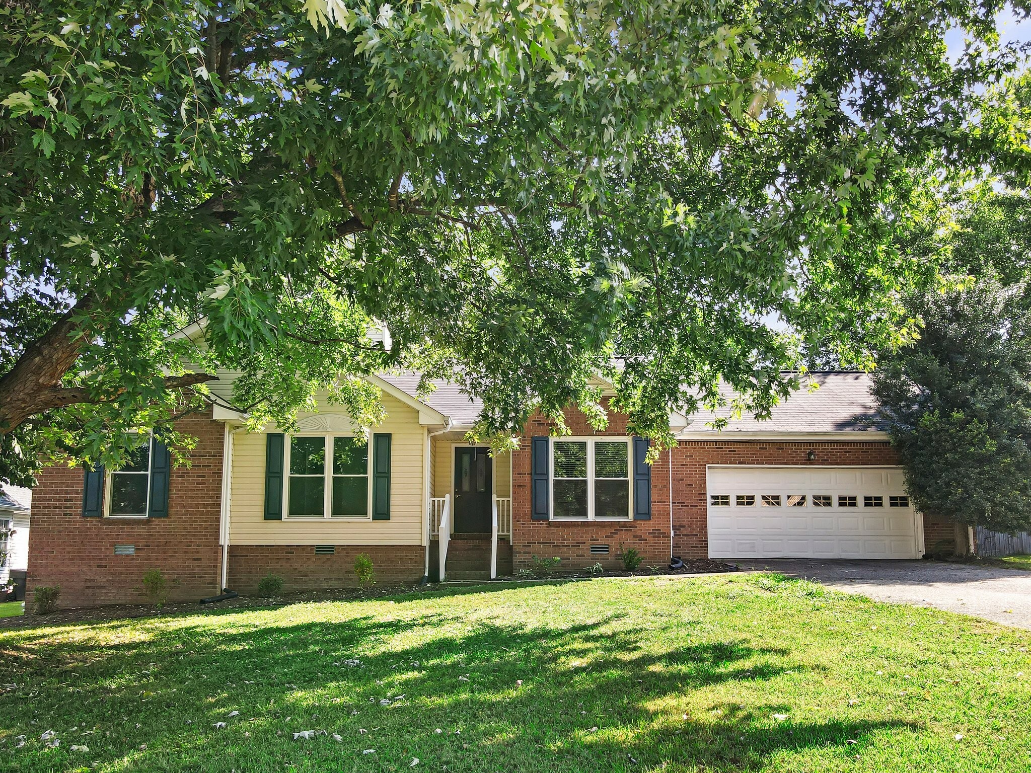 Property Photo:  189 Buckingham Blvd  TN 37066 