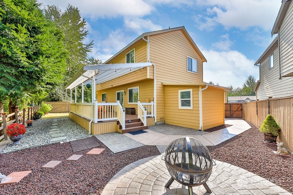 Property Photo:  13018 SE 266th Place  WA 98030 