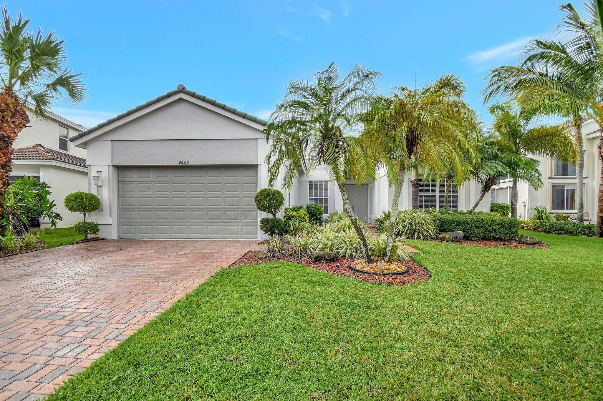 Property Photo:  4629 Mariners Cove Drive  FL 33449 