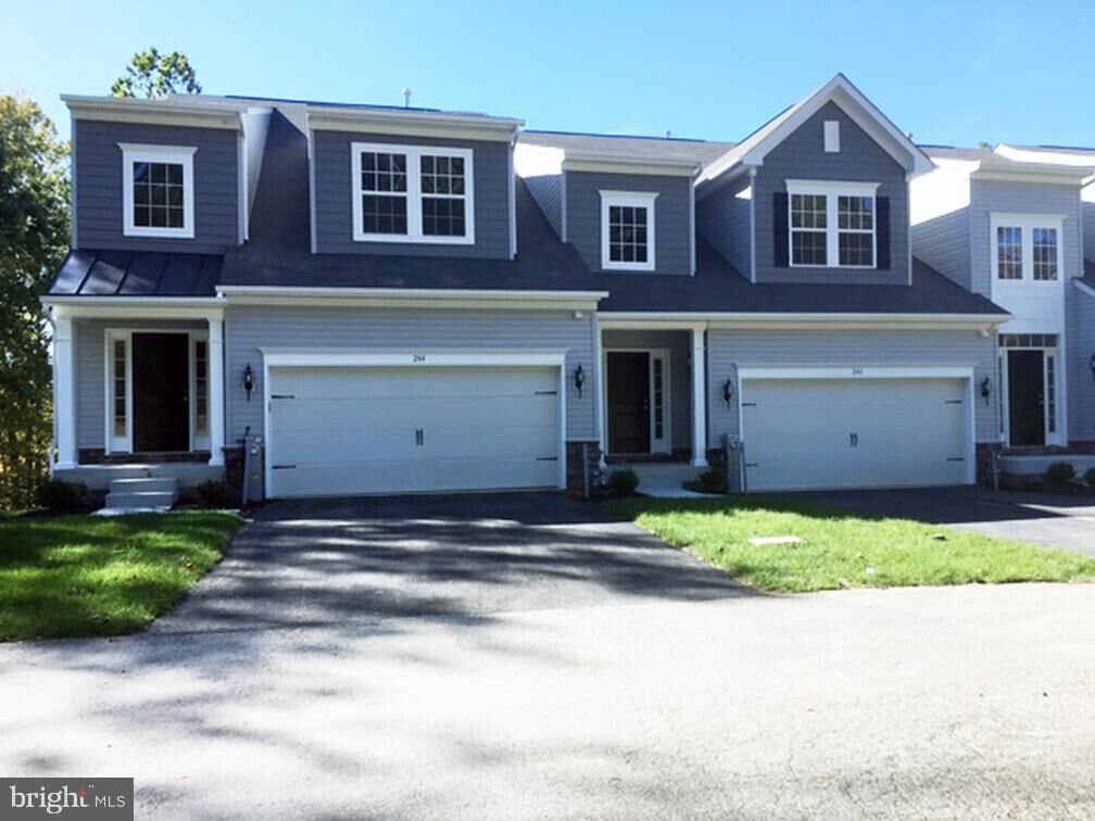 Property Photo:  516 Arrowgrass Lane  DE 19720 