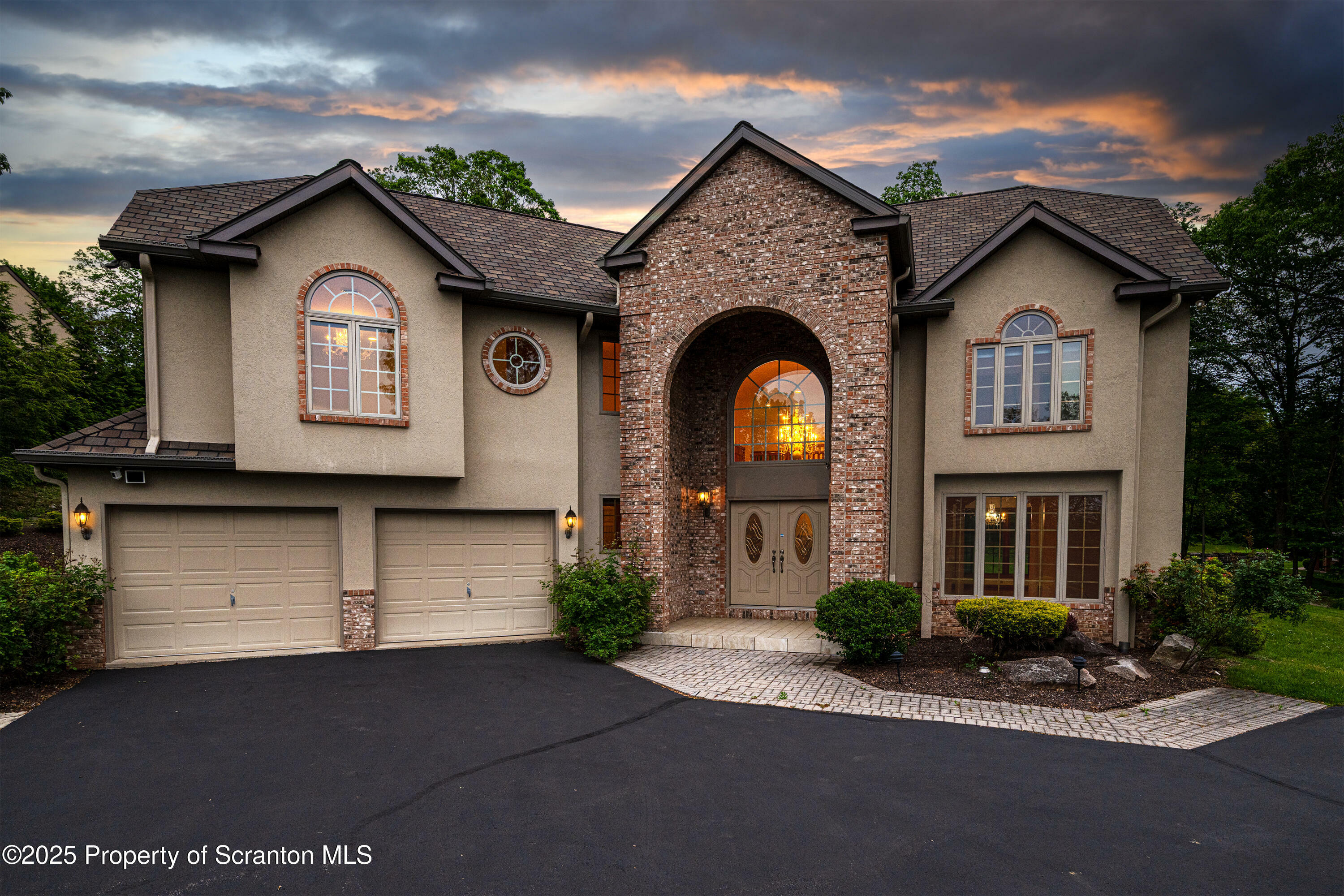 Property Photo:  133 Glenmaura Drive  PA 18507 