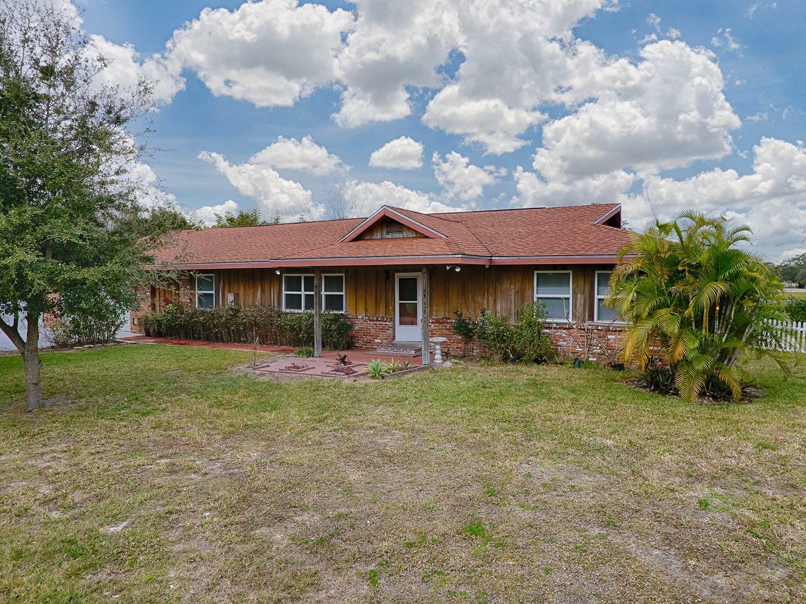 Property Photo:  408 Baywood Circle  FL 32127 