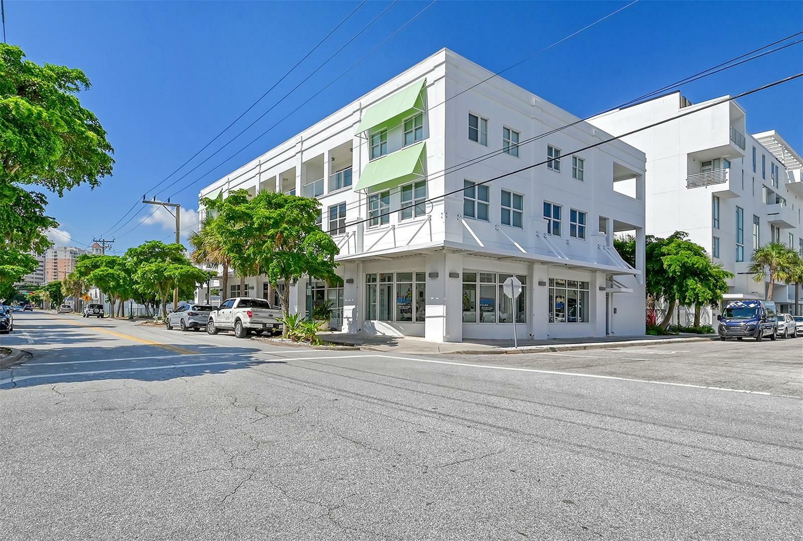 Property Photo:  433 Central Avenue  FL 34236 