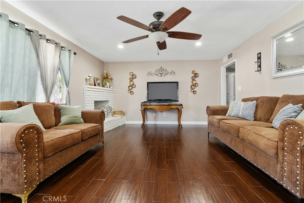 Property Photo:  3721 Candlewood Drive  CA 93306 