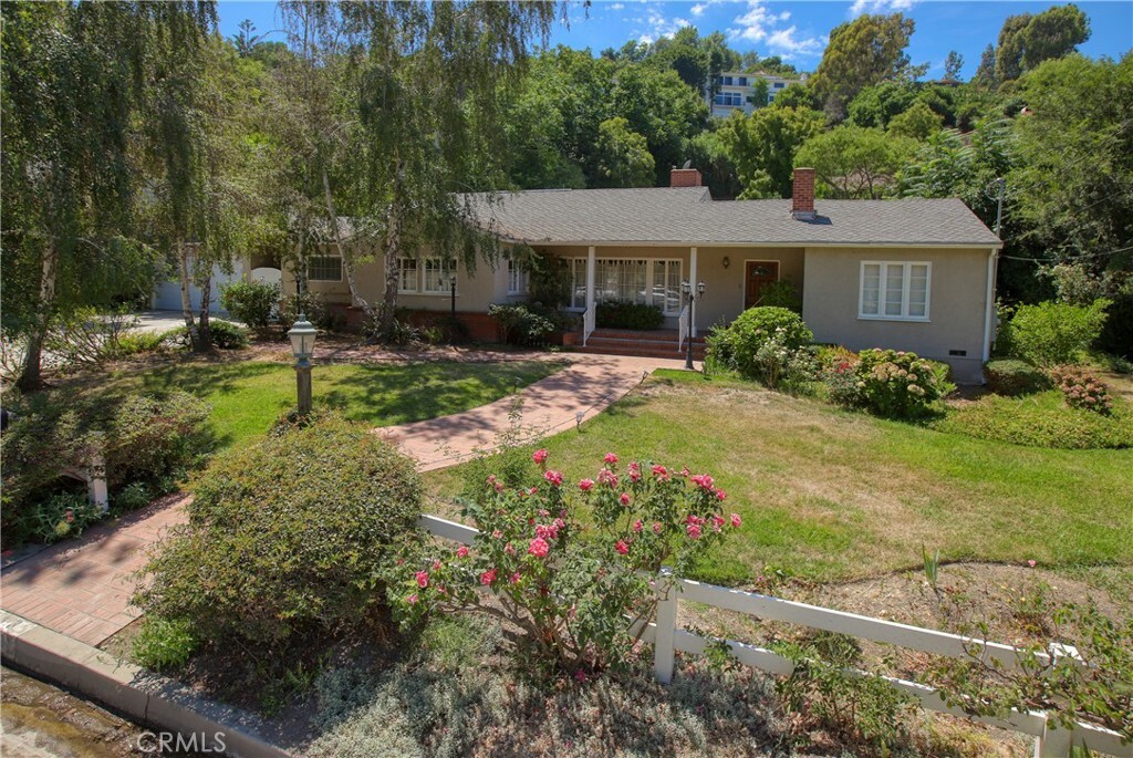 3843 Dixie Canyon Avenue  Sherman Oaks CA 91423 photo