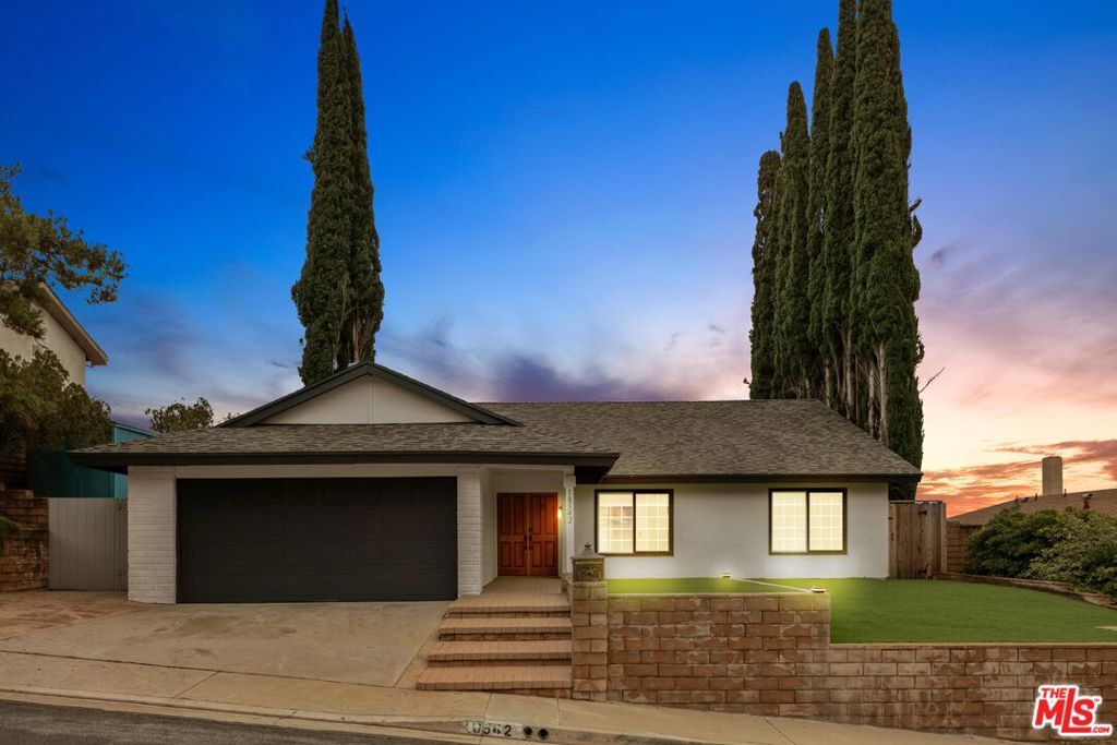 Property Photo:  18542 Dylan Street  CA 91326 