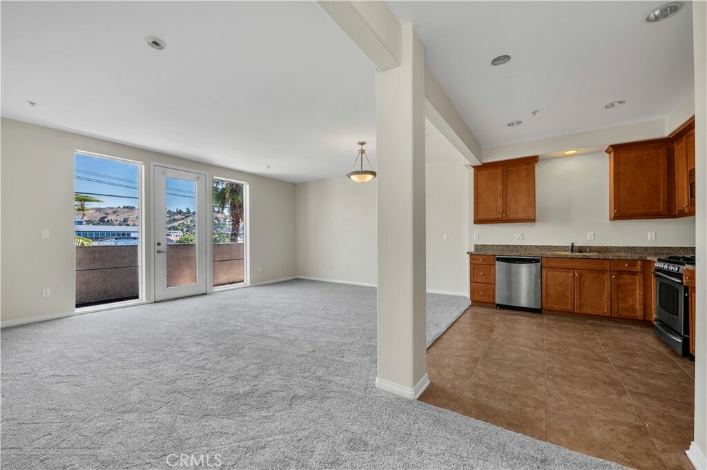 Property Photo:  360 W Avenue 26 302  CA 90031 