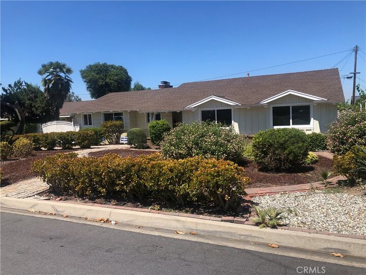 Property Photo:  