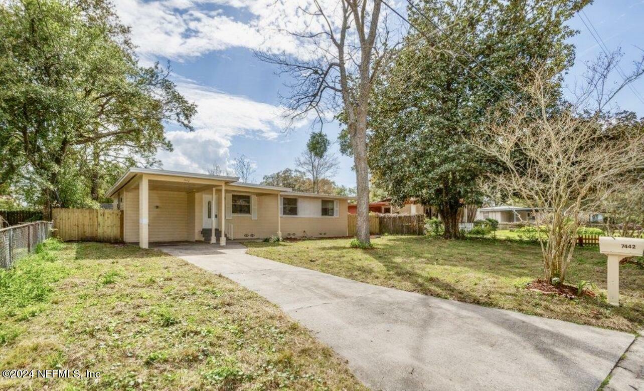 Property Photo:  7442 Burlingame Drive S  FL 32211 