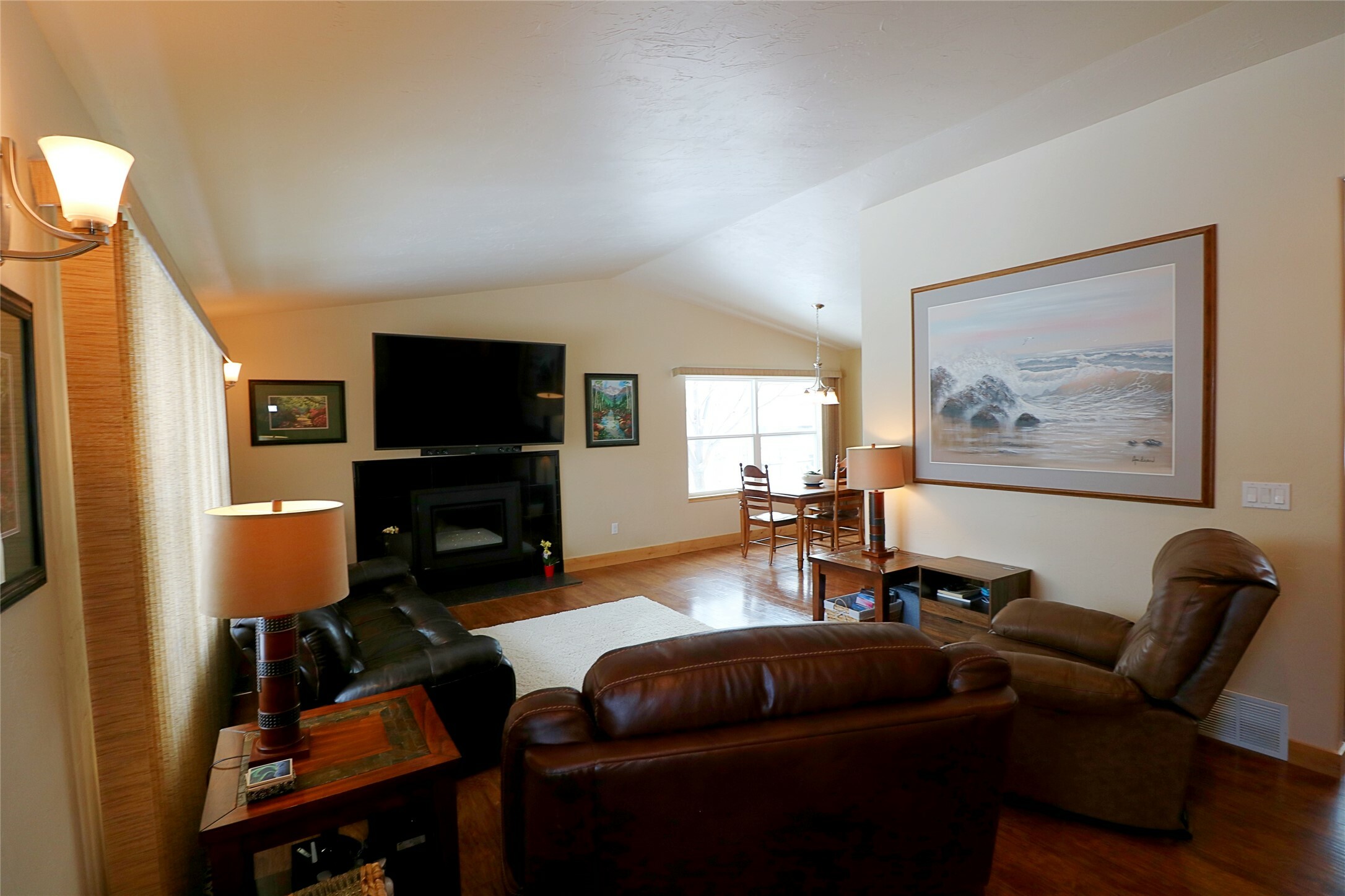 Property Photo:  1611 Peosta Avenue  MT 59601 