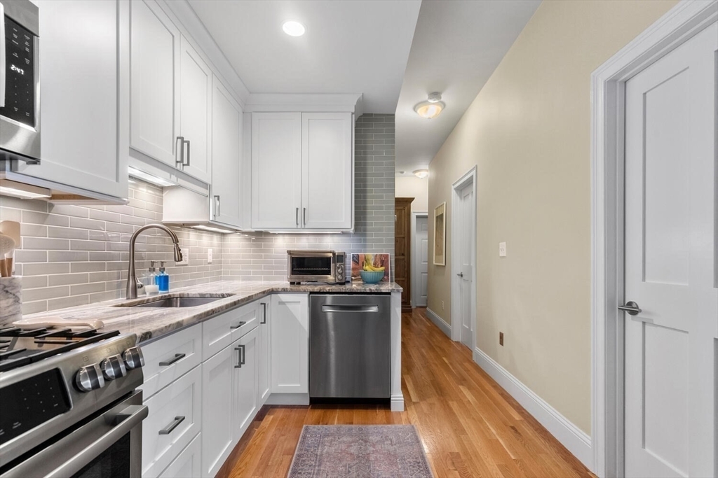 Property Photo:  352 W 3rd St 23  MA 02127 