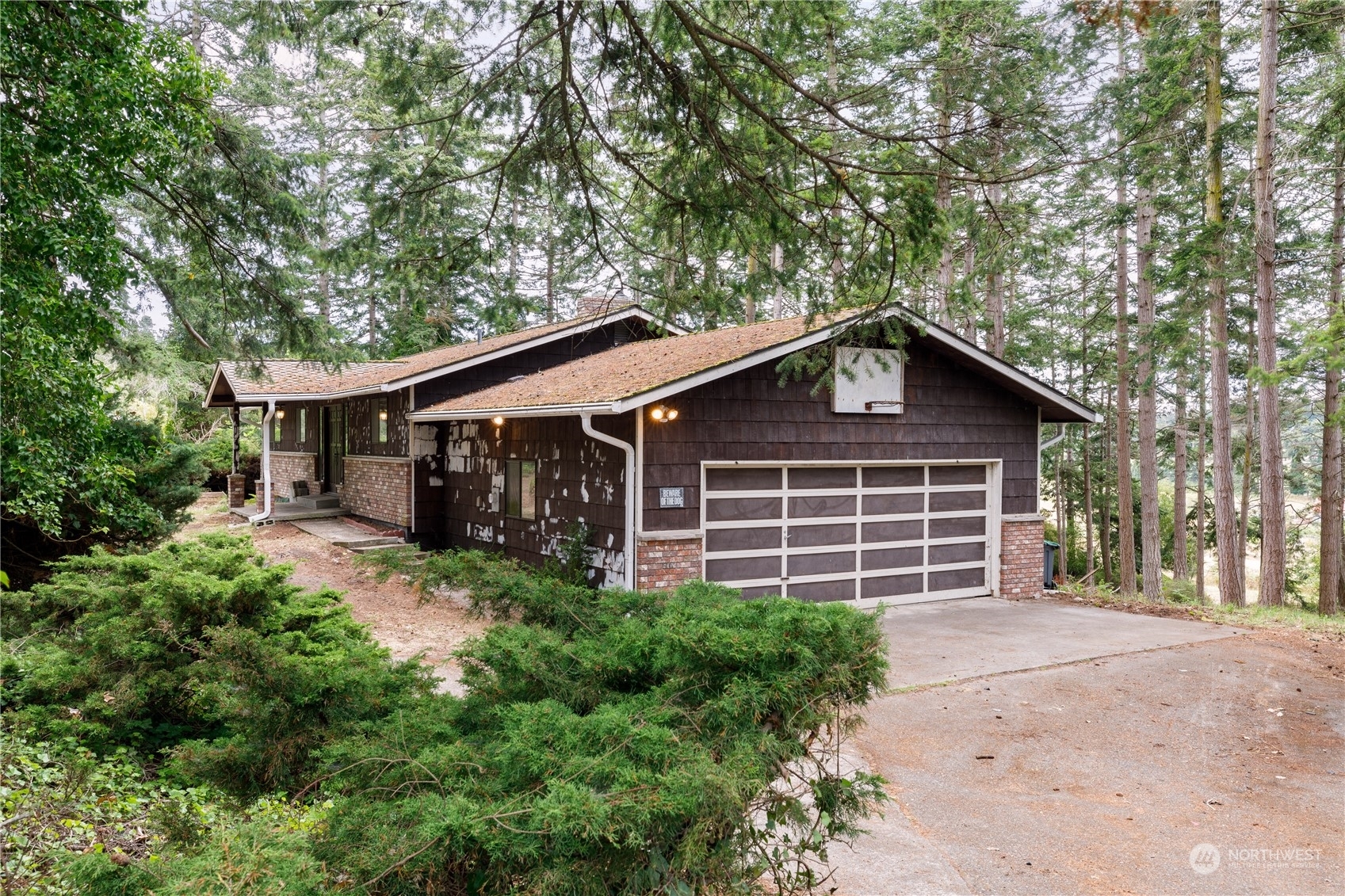 Property Photo:  1541 McKinnon Drive  WA 98277 