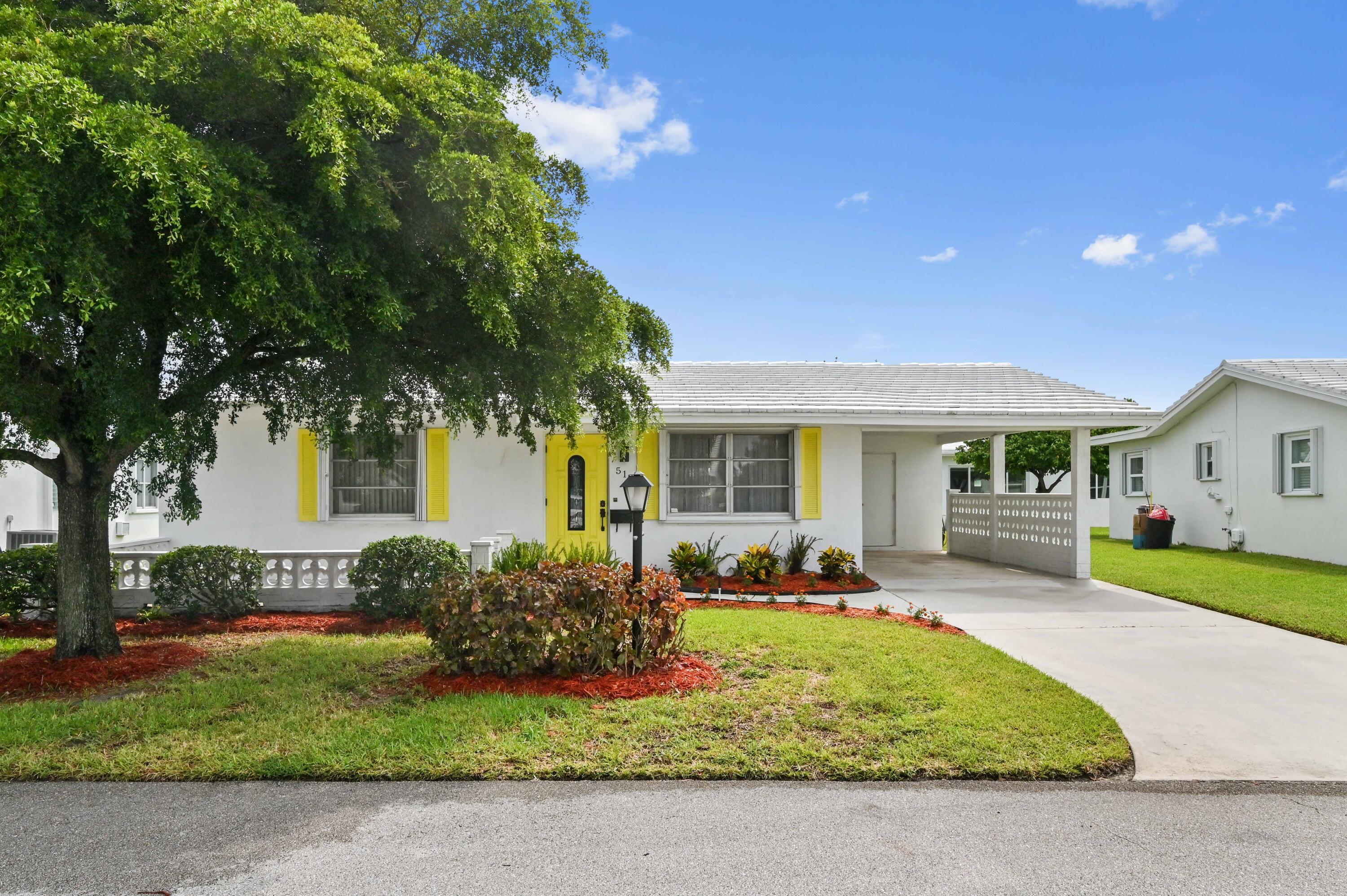 Property Photo: 519 SW 16th Street FL 33426