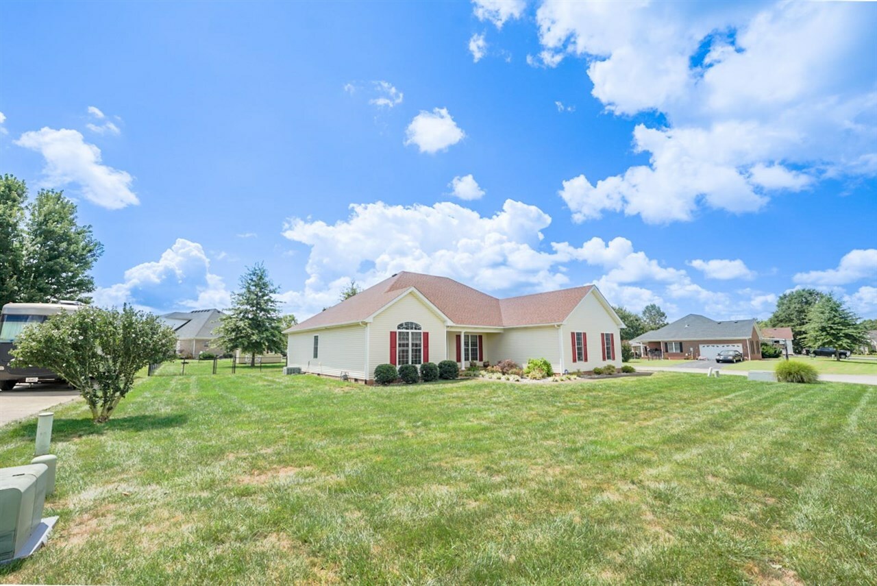 Property Photo:  707 Summerlin Drive  KY 42104 