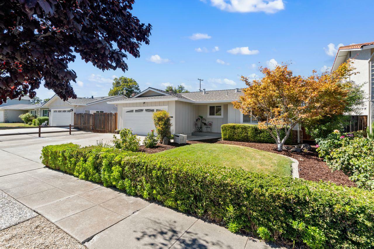 Property Photo:  1533 Hallbrook Drive  CA 95118 