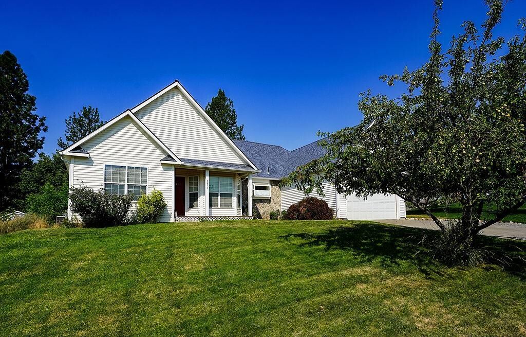 Property Photo: 5023 N Vista Grande Dr WA 99027
