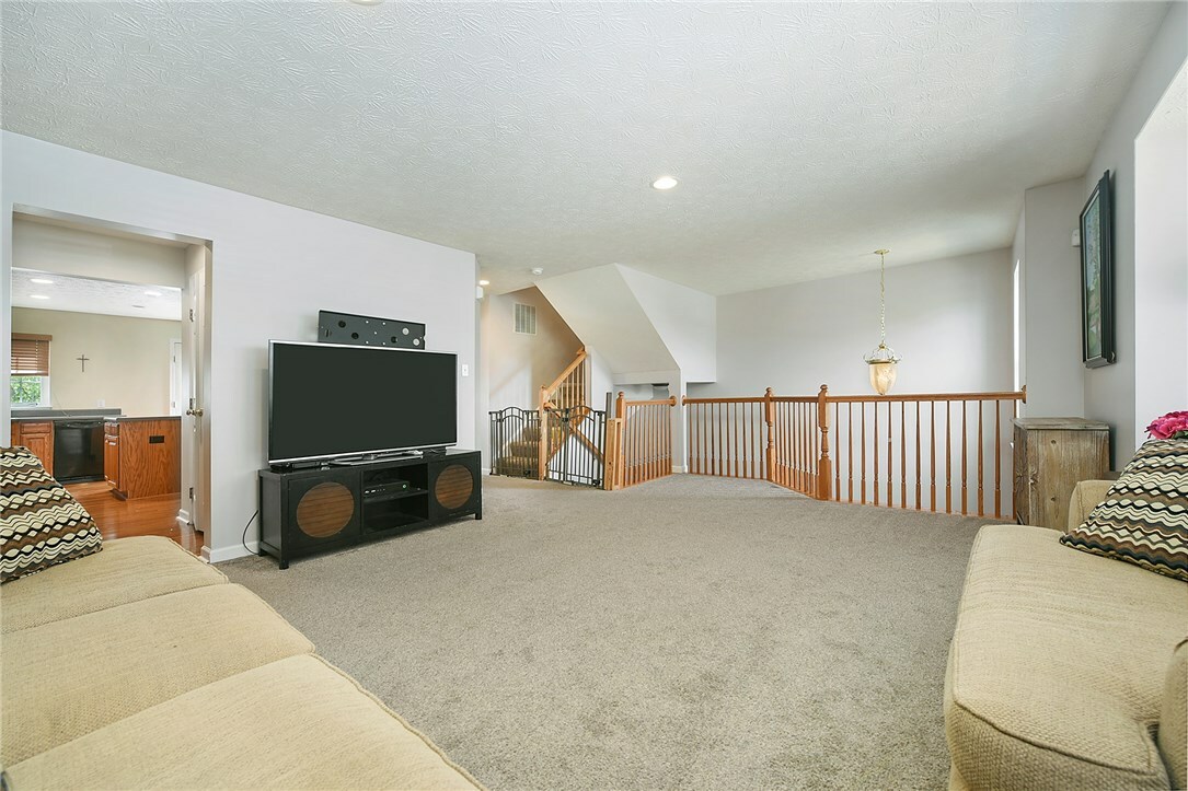 Property Photo:  406 Village Place  PA 15090 