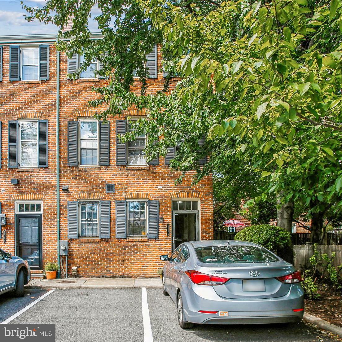 1316 Seaport Lane  Alexandria VA 22314 photo