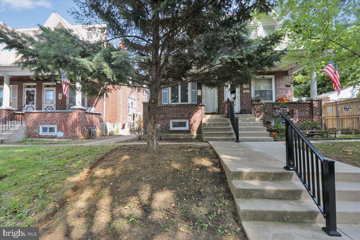 Property Photo:  1613 Locust Street  PA 19604 