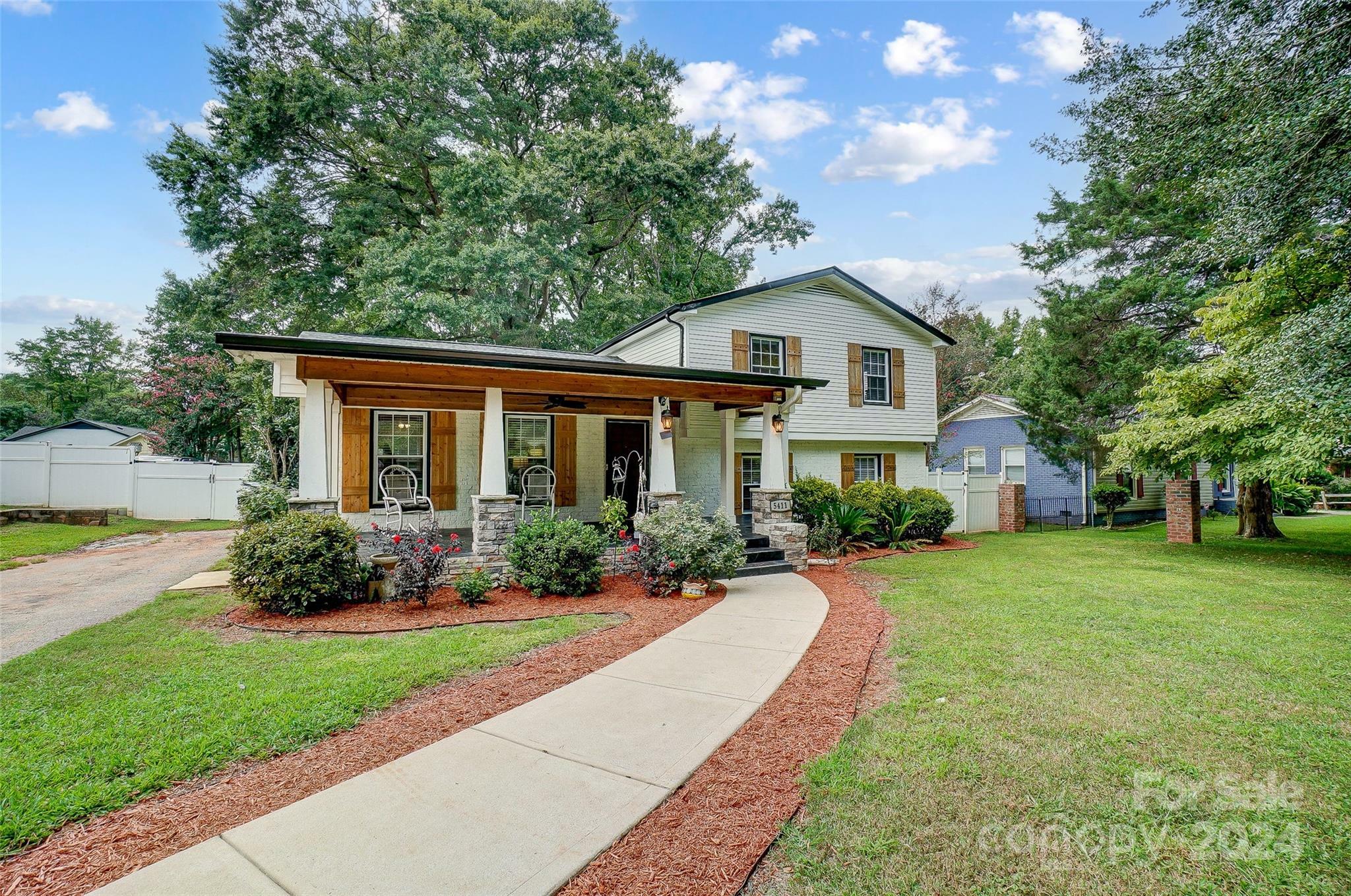 Property Photo:  5411 Hollirose Drive  NC 28227 