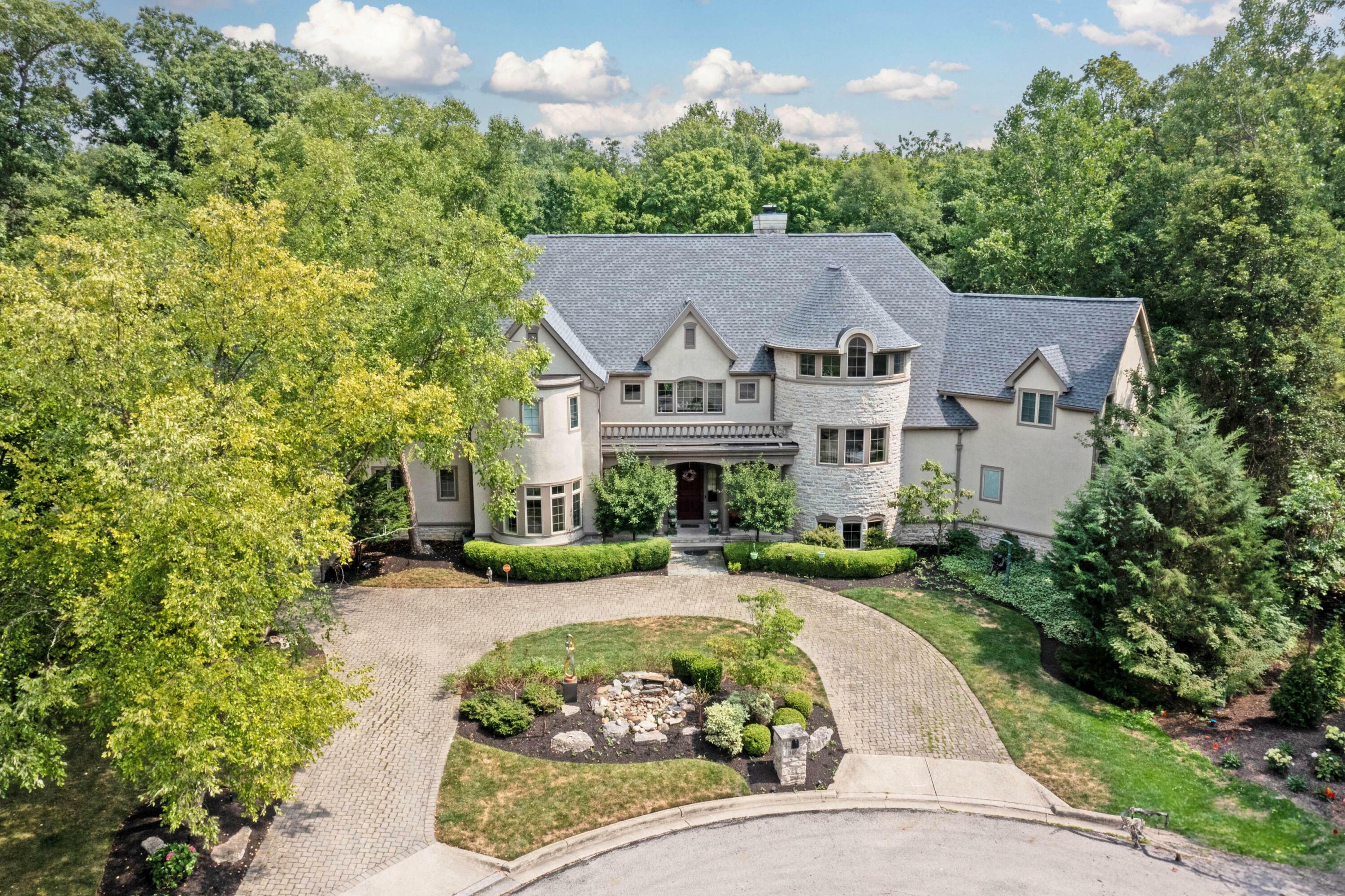 Property Photo: 5000 Slate Run Woods Court OH 43220