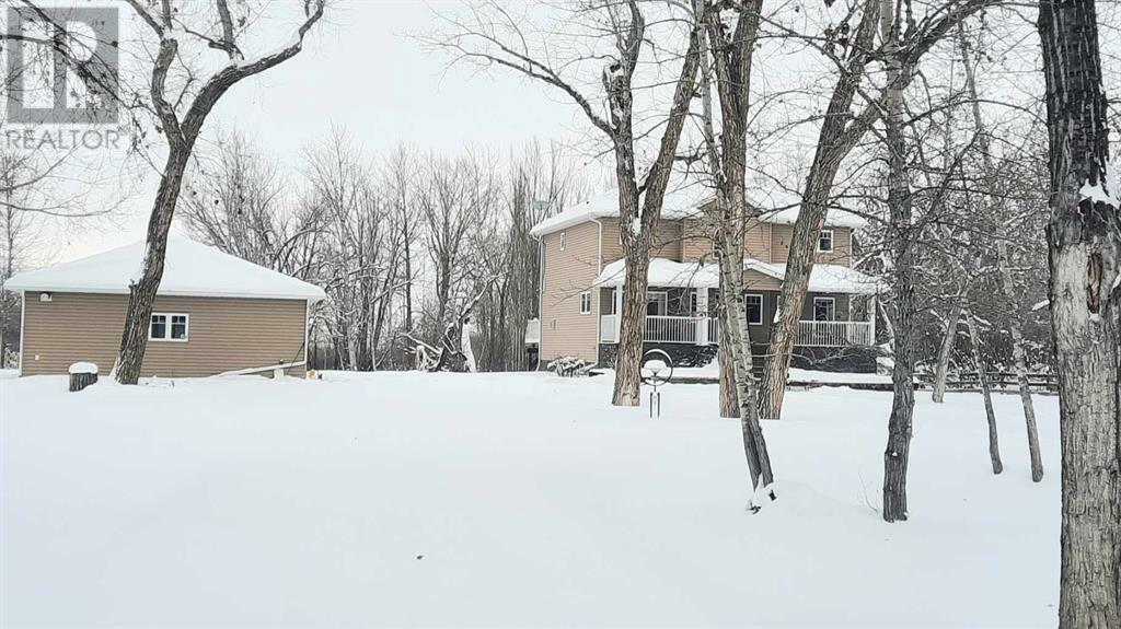 Property Photo:  166 Railway Avenue  AB T0J 0Y9 