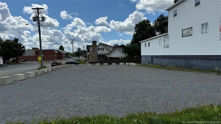 Property Photo:  123 Broadway Boulevard  NB E3Z 2J8 