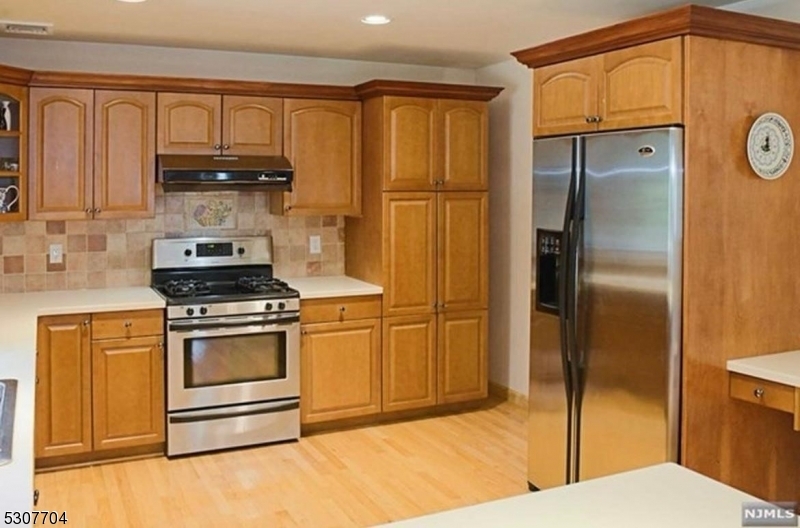 Property Photo:  12 Harden Ct  NJ 07054 