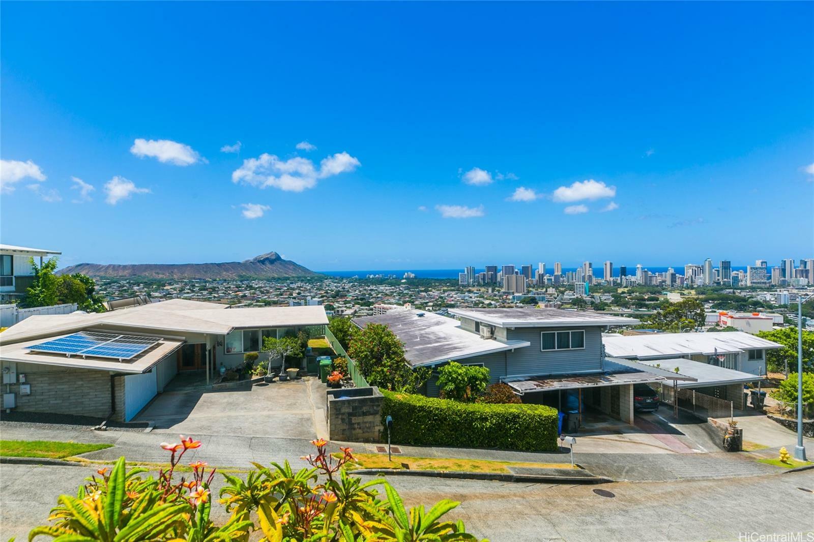 1434 Kalaepohaku Street  Honolulu HI 96816 photo