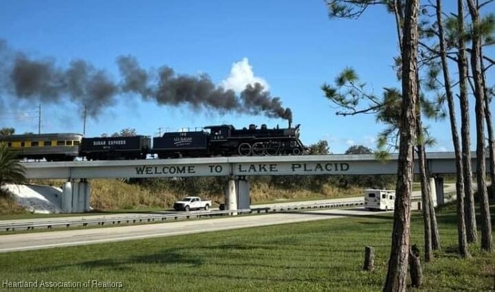 Property Photo: 334 Falcon Street FL 33852