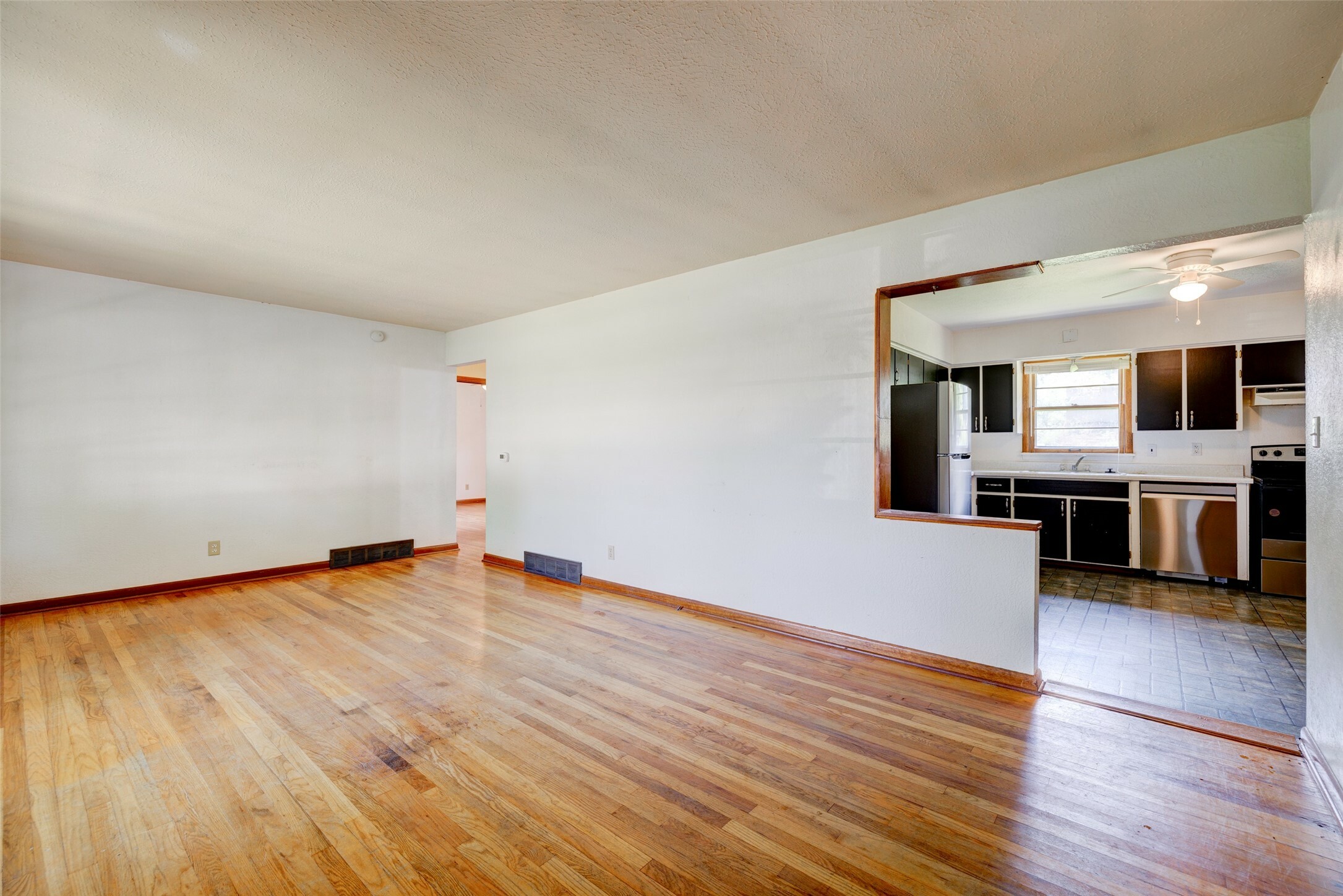 Property Photo:  1007 N 1st Street  IA 50125 