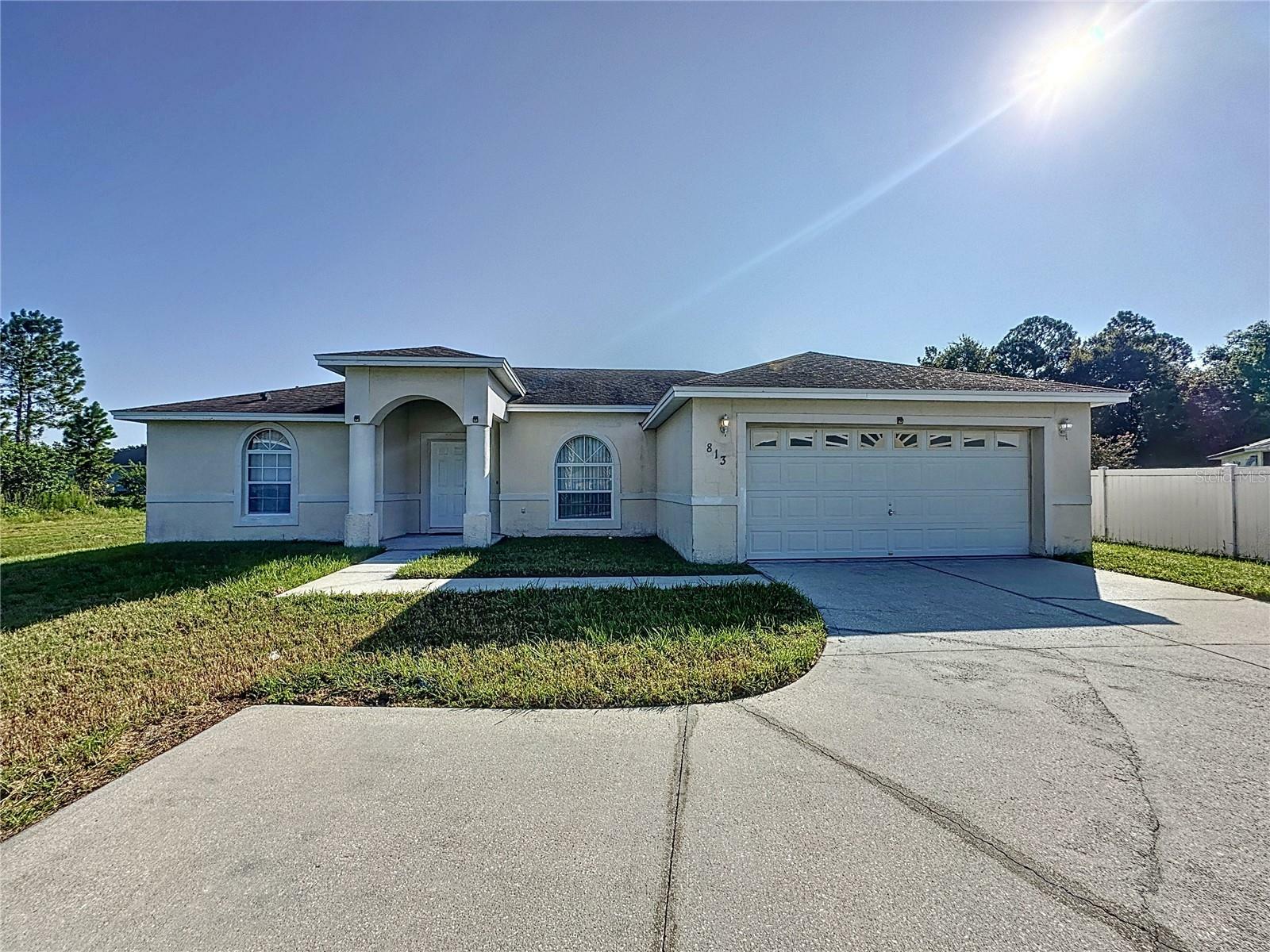 Property Photo:  813 Hastin Place  FL 34758 