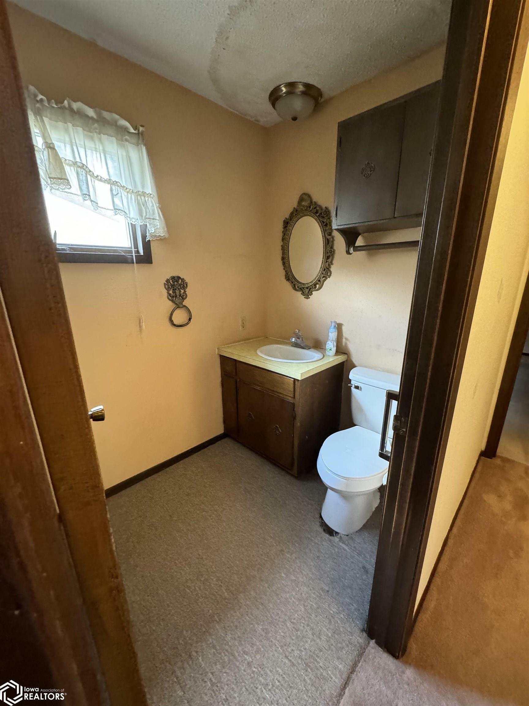 Property Photo:  110 W Chesnut  IA 50122 