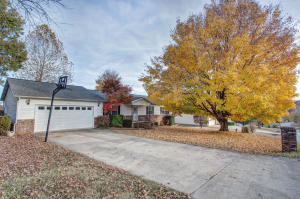 Property Photo: 203 N Old Farm Road AR 72601