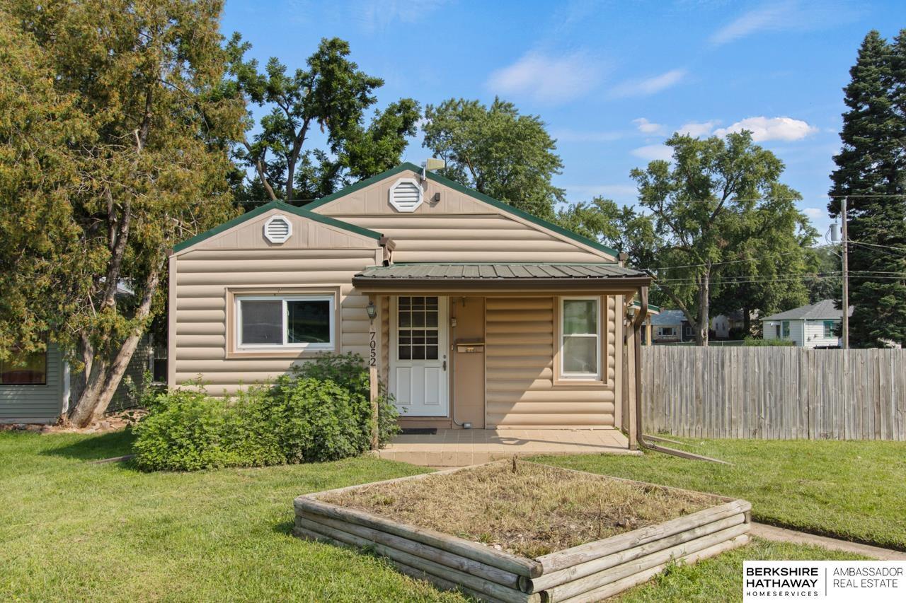 Property Photo: 7052 Binney Street NE 68104