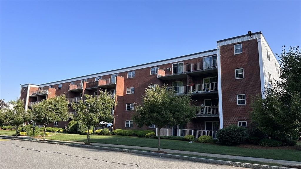 Property Photo: 50 Webster St 314 MA 02190