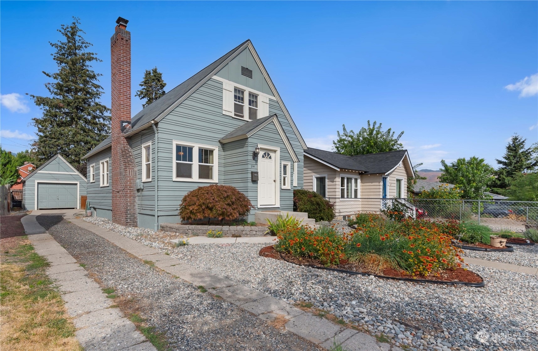 Property Photo:  214 N Emerson Avenue  WA 98801 