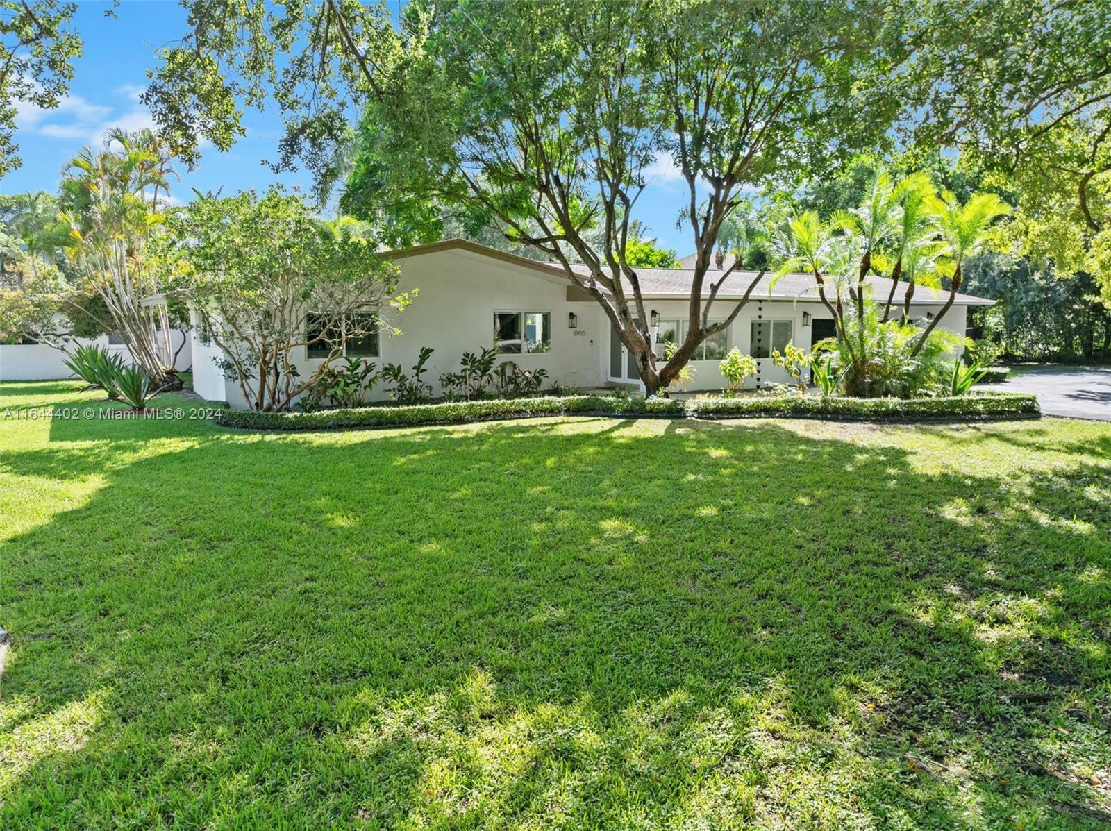 Property Photo:  8900 SW 115th Ter  FL 33176 