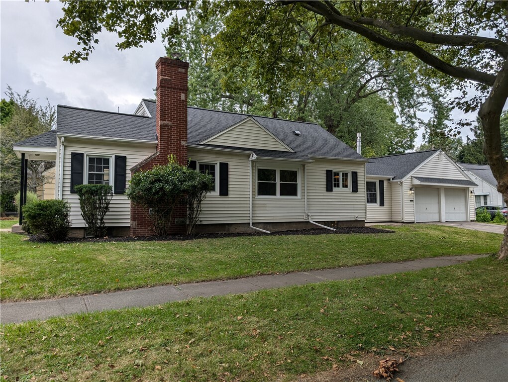 Property Photo:  642 Eaton Road  NY 14617 