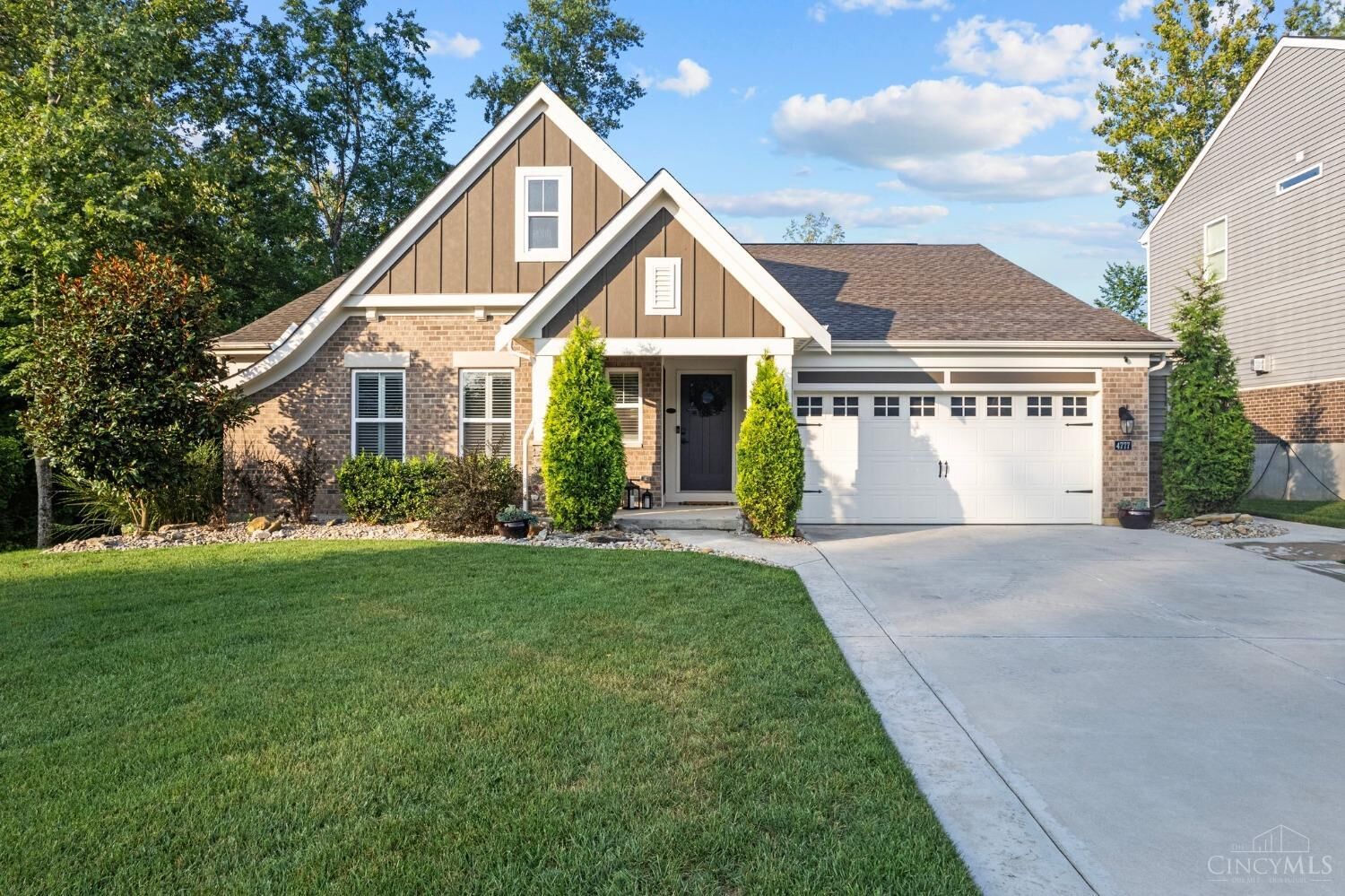 Property Photo: 4777 Paddock Crossing OH 45103