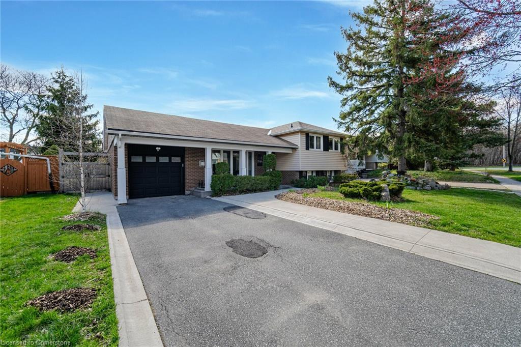 Property Photo: 1084 Pearson Drive ON L6H 2A8