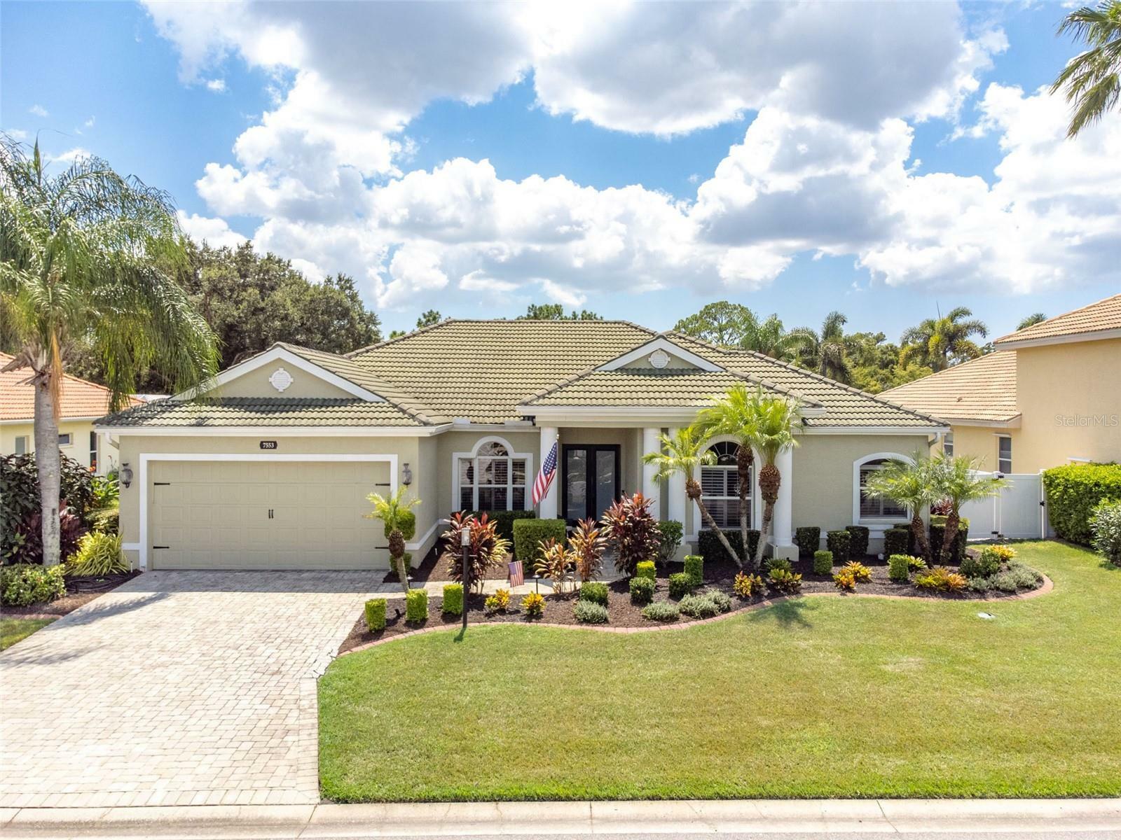 Property Photo:  7553 Palmer Glen Circle  FL 34240 