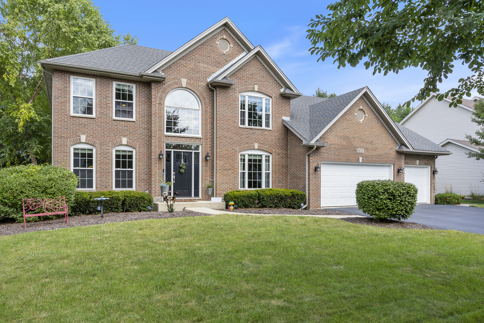 Property Photo:  833 Napa Lane  IL 60502 