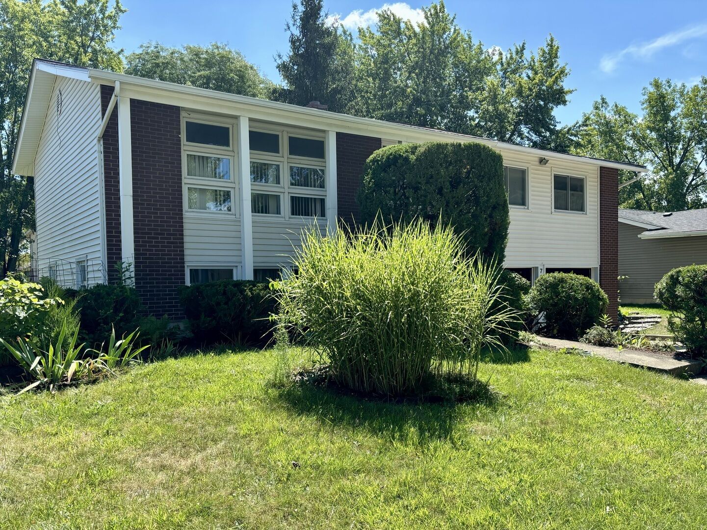 Property Photo: 7001 Roberts Drive IL 60517