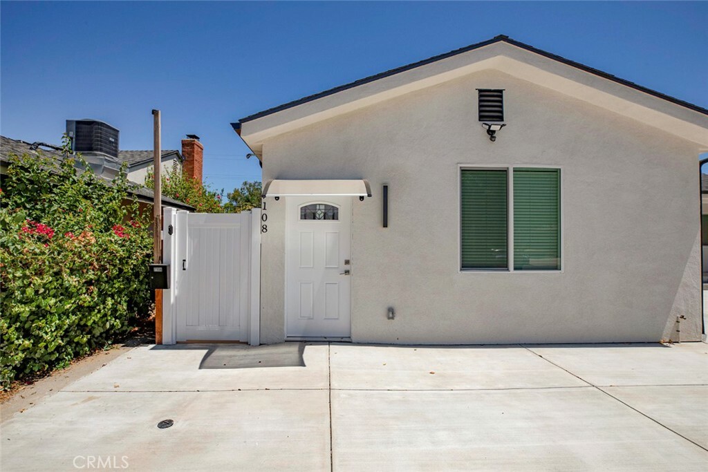 Property Photo:  7108 Texhoma Avenue  CA 91406 