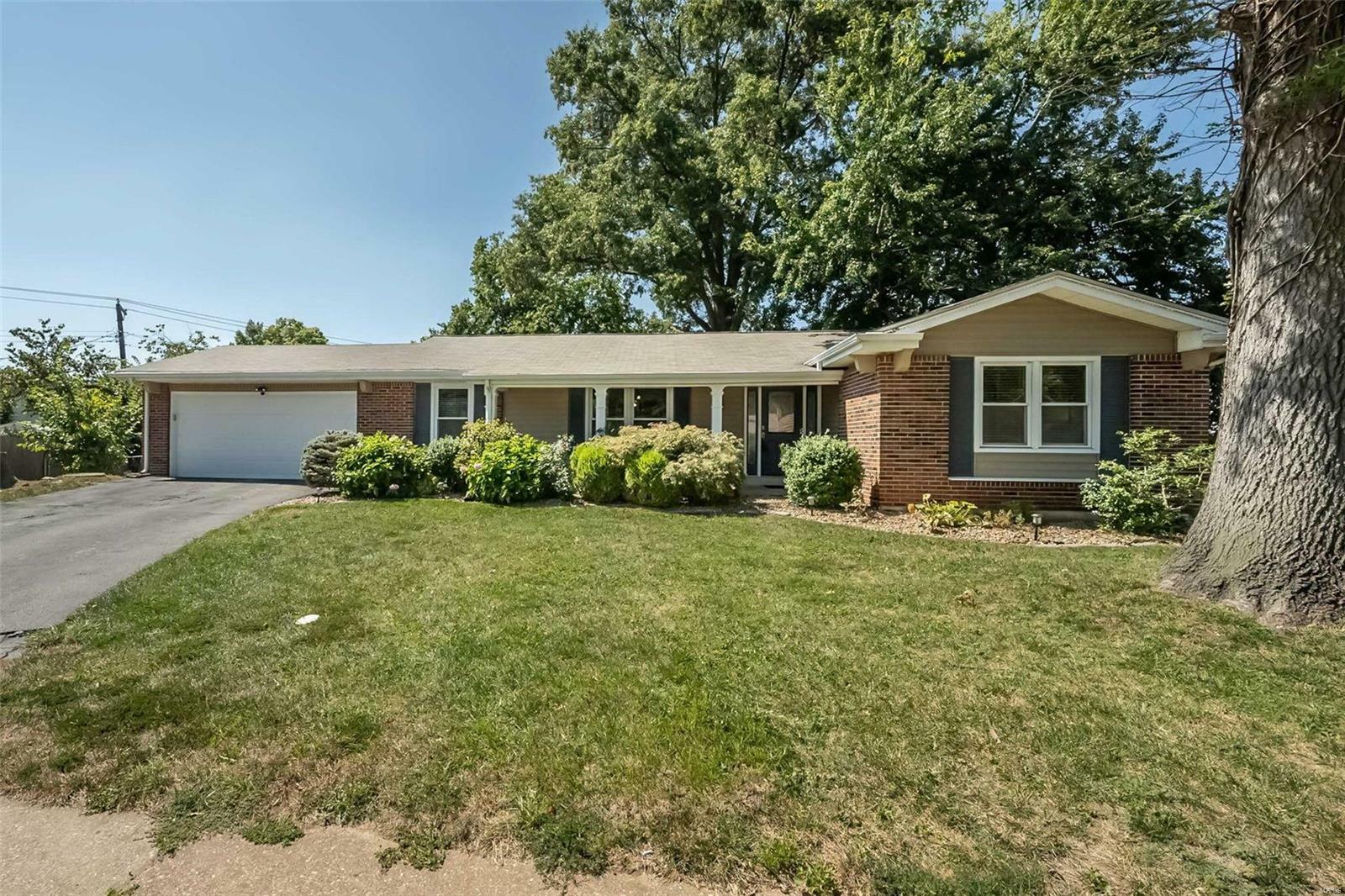 Property Photo:  9 Pittsfield Court  MO 63017 