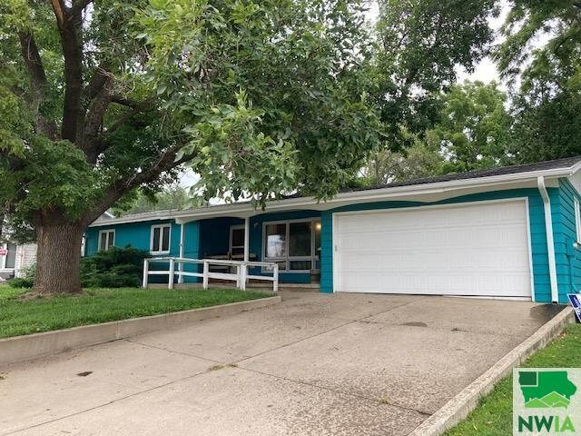 3144 S Lakeport  Sioux City IA 51106 photo