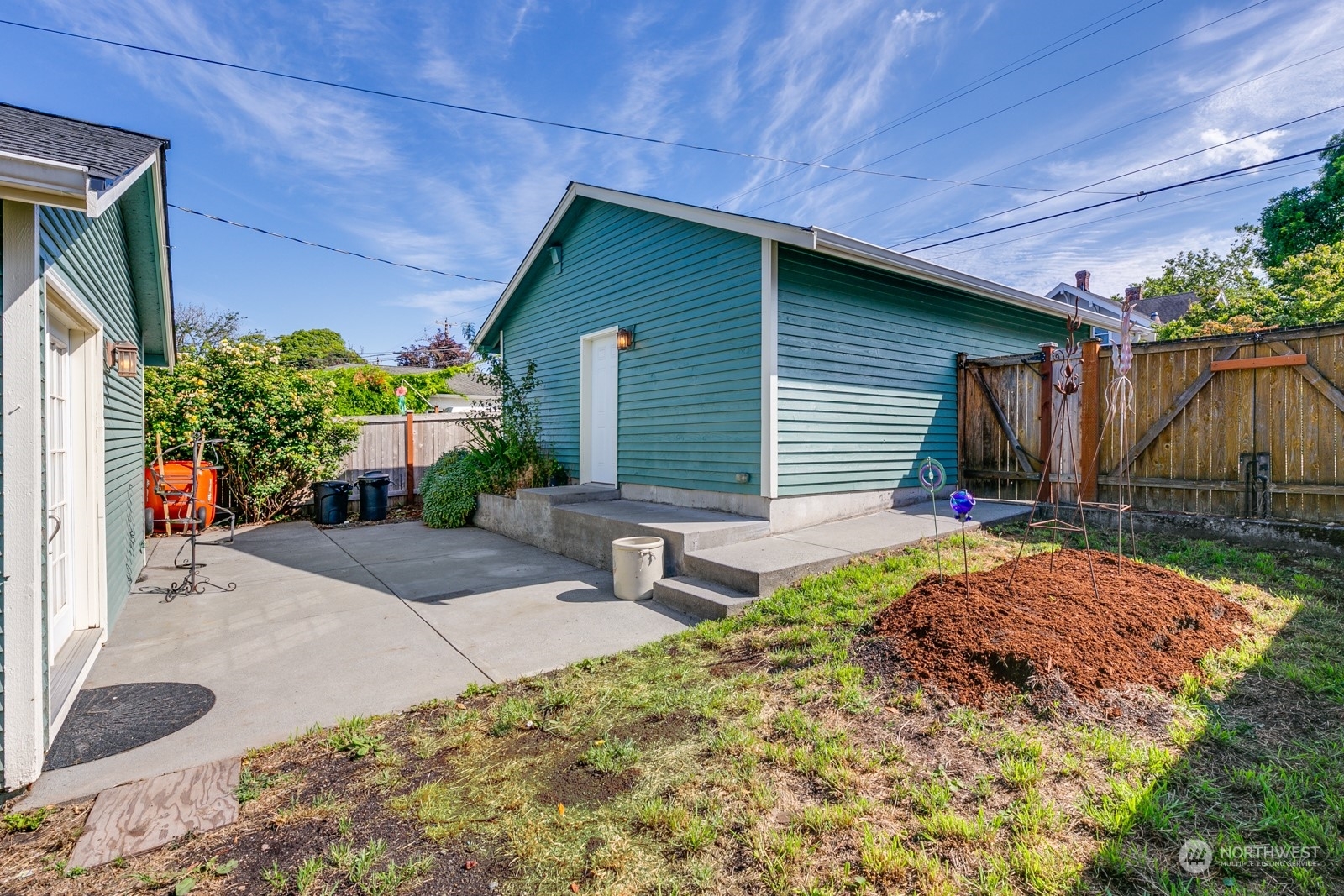 Property Photo:  1119 Hoyt Avenue  WA 98201 