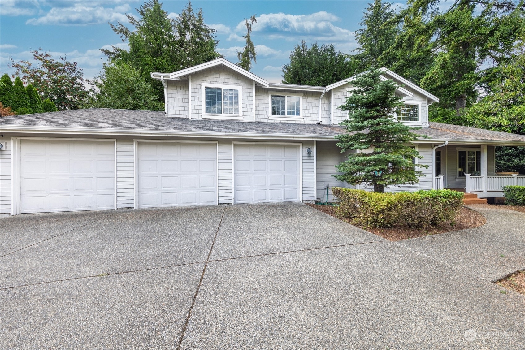 Property Photo:  5805 106th Avenue NE  WA 98033 