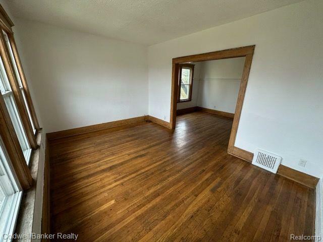 Property Photo:  121 Sturtevant Street  MI 48203 